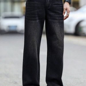 Quần jeans ống suông wash đen – trẻ trung, cá tính